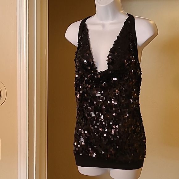 🧡2/$15 Bundle**Boutique Black draping front Sequin Party Top size medium - Picture 2 of 4